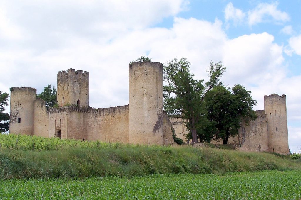 Château de Budos: A Medieval Fortified Castle in France 1 Château de Budos