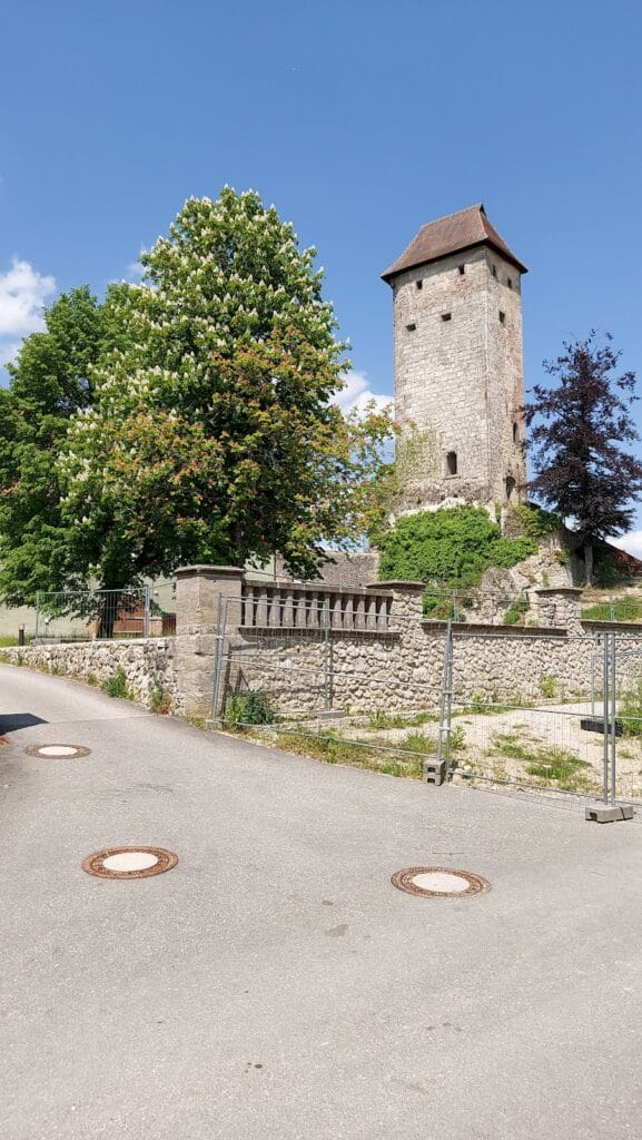 Burg Veldenstein: A Medieval Hilltop Castle in Bavaria 1 Burg Veldenstein