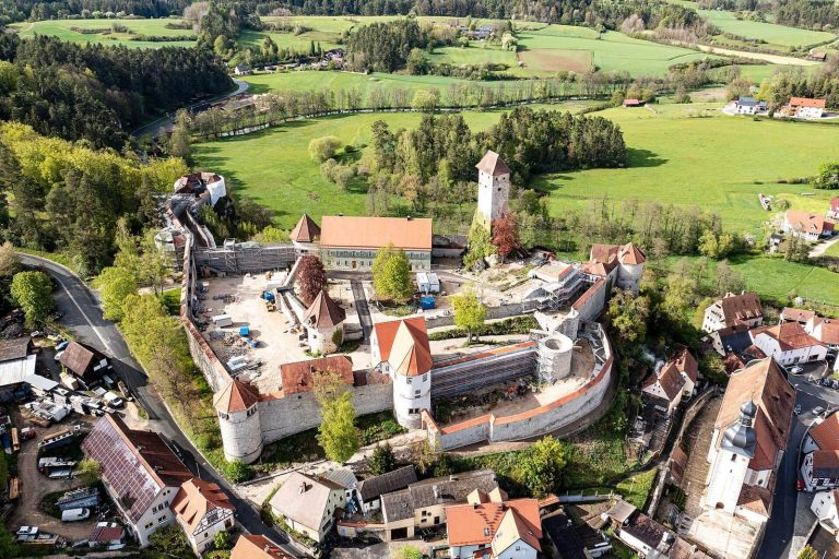 Burg Veldenstein: A Medieval Hilltop Castle in Bavaria