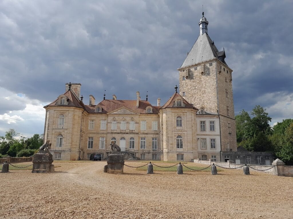 Château de Talmay: Medieval Donjon and Eighteenth-Century Residence 1 Château de Talmay
