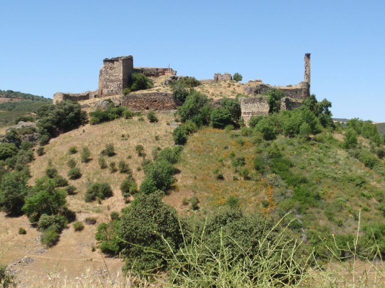 Castle of Alba, Losacino: A Medieval Frontier Fortification in Spain
