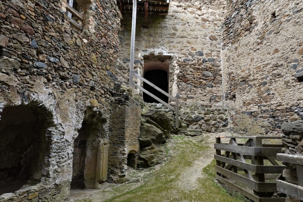 Kronsegg Castle Ruins: A Medieval Fortress in Austria 1 Burgruine Kronsegg