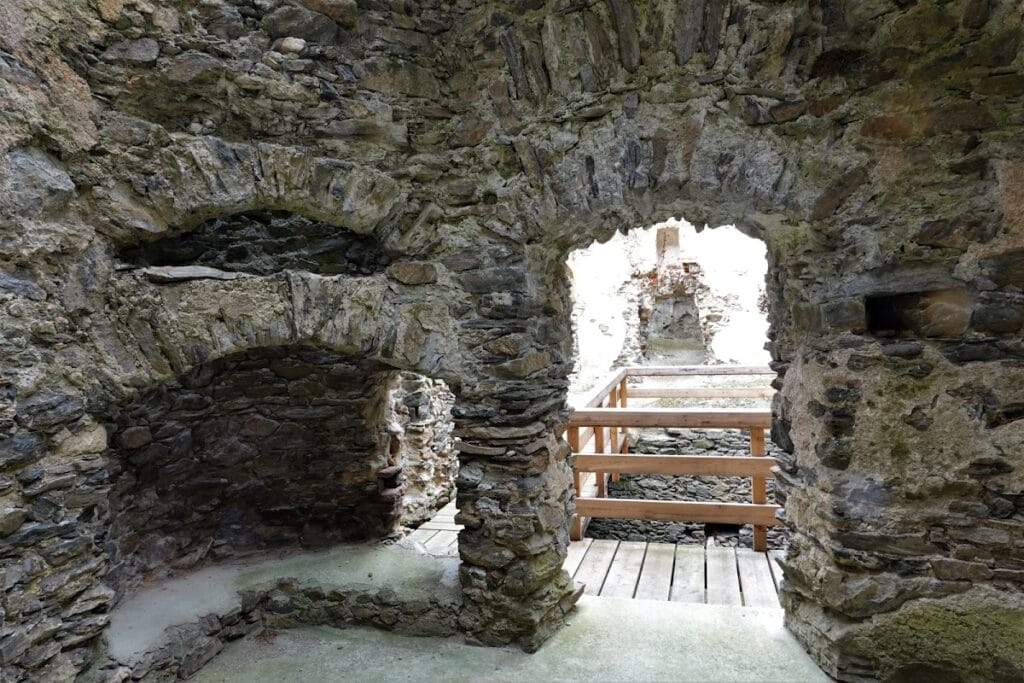 Kronsegg Castle Ruins: A Medieval Fortress in Austria 4 Burgruine Kronsegg