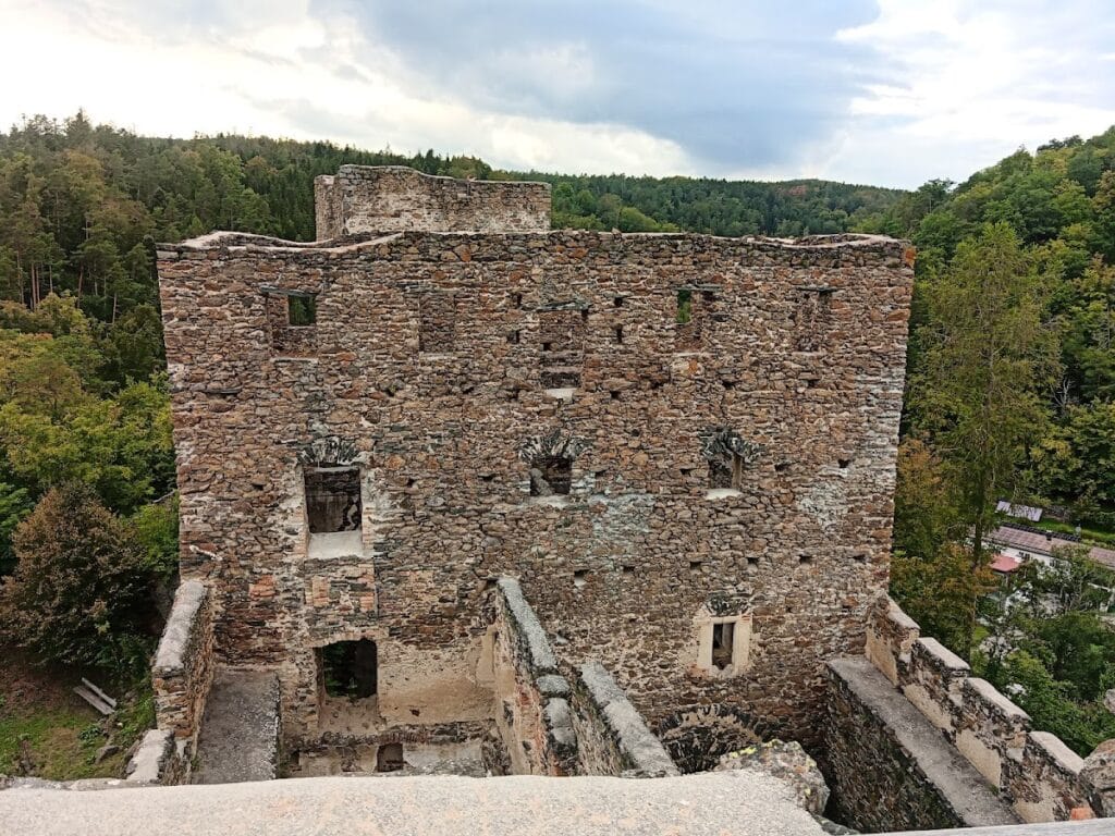 Kronsegg Castle Ruins: A Medieval Fortress in Austria 5 Burgruine Kronsegg
