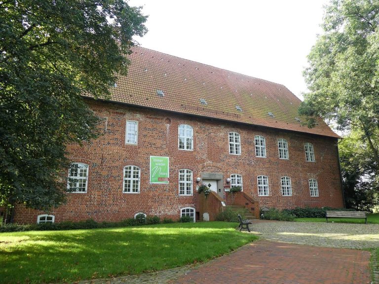 Burg zu Hagen Castle: An Archiepiscopal Fortress and Cultural Center in Germany