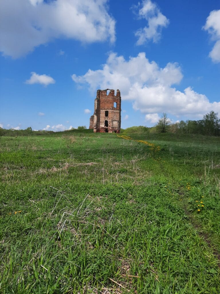 Biely Kovieĺ Castle