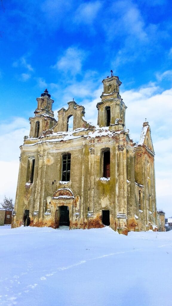 Biely Kovieĺ Castle