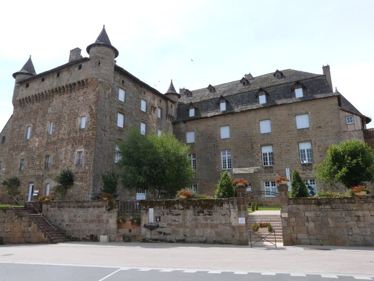 Château de Lacapelle-Marival: A Fifteenth-Century Tower Residence in France