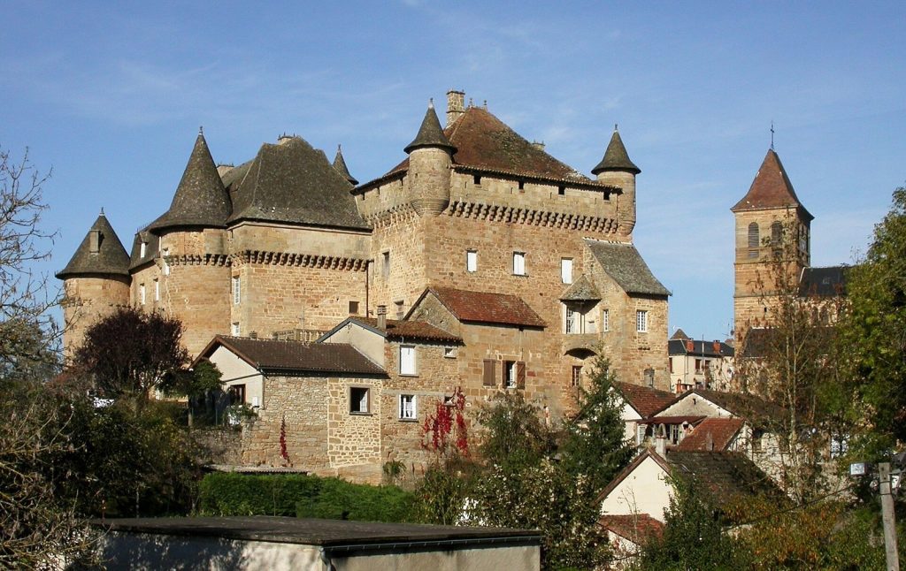 Château de Lacapelle-Marival: A Fifteenth-Century Tower Residence in France 2 Château de Lacapelle-Marival