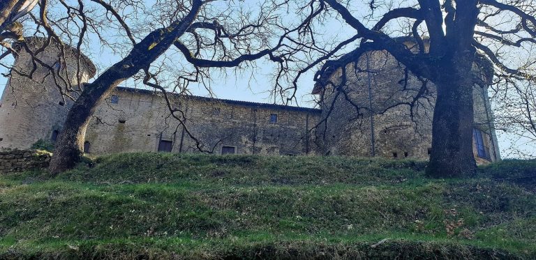 Castle of Monti: A Medieval Fortress in Lunigiana