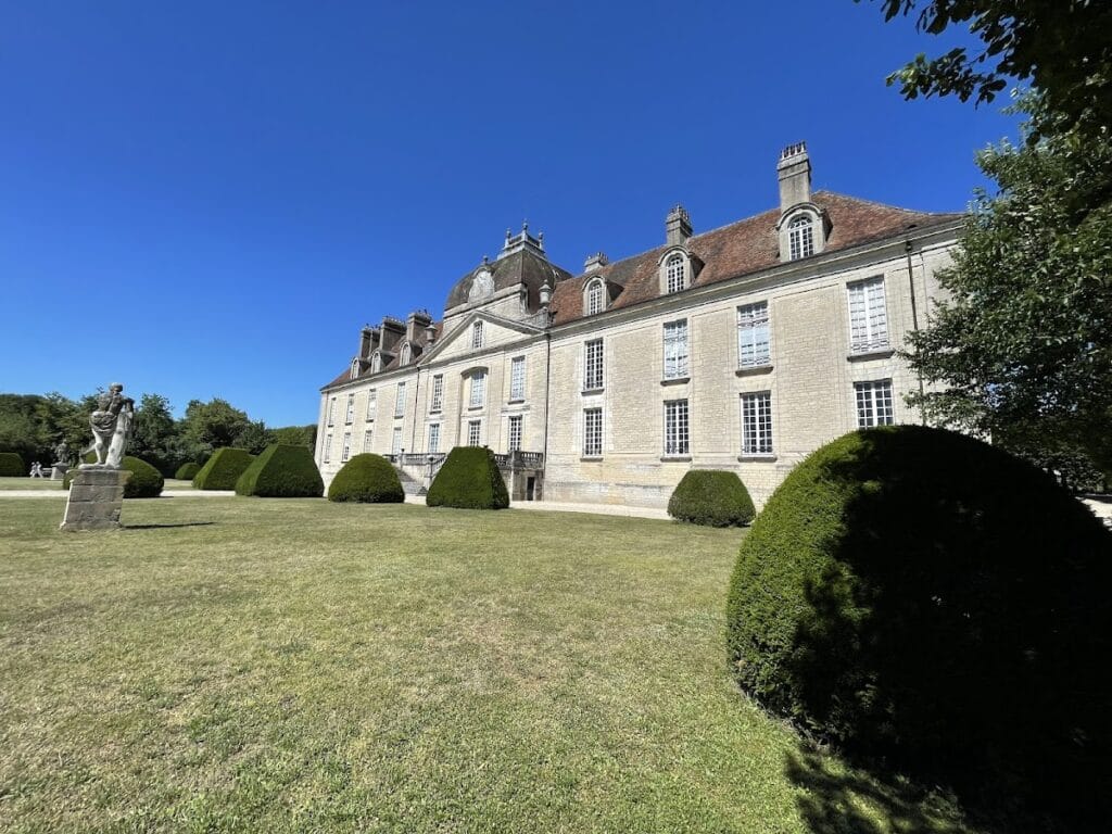 Château de Fontaine-Française: A Historic Castle in France 6 Château de Fontaine-Française