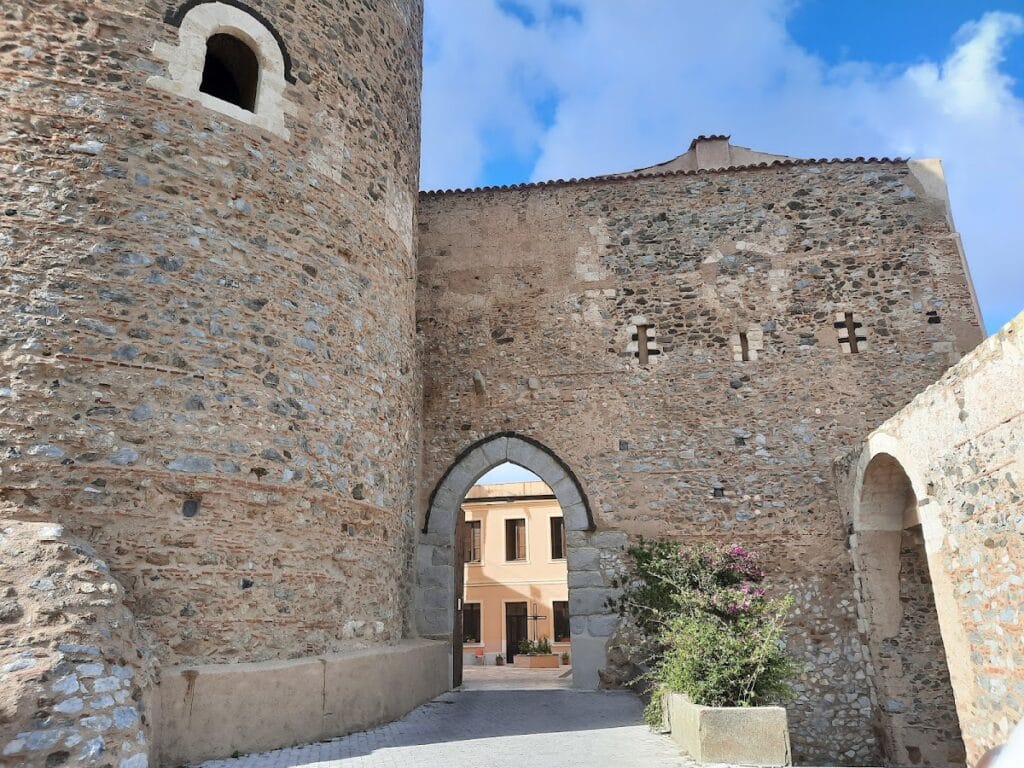 Castello di Santa Lucia del Mela: A Historic Fortress and Royal Residence in Italy 5 Castello di Santa Lucia del Mela