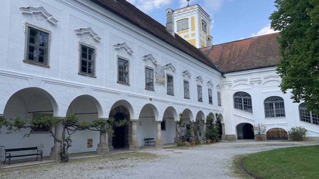 Schloss Tillysburg: A Renaissance-Baroque Castle in Austria 2 Schloss Tillysburg