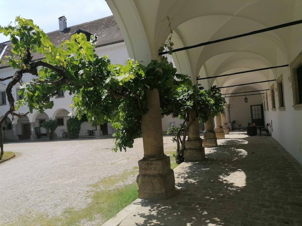 Schloss Tillysburg: A Renaissance-Baroque Castle in Austria 3 Schloss Tillysburg