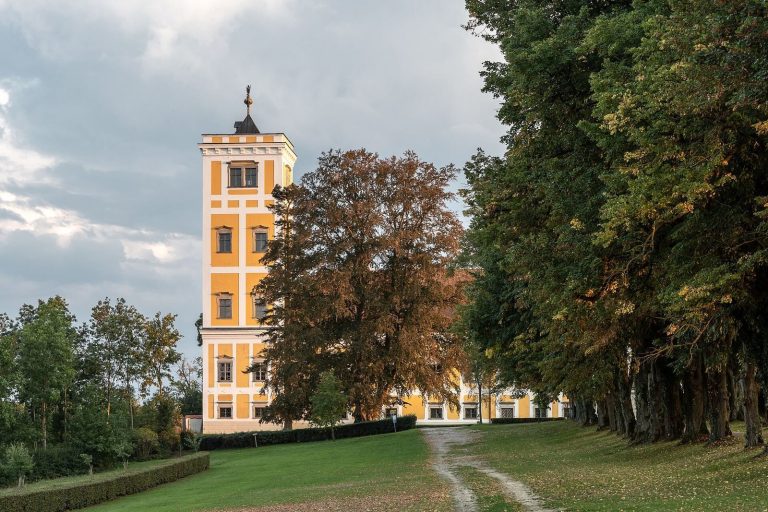 Schloss Tillysburg: A Renaissance-Baroque Castle in Austria