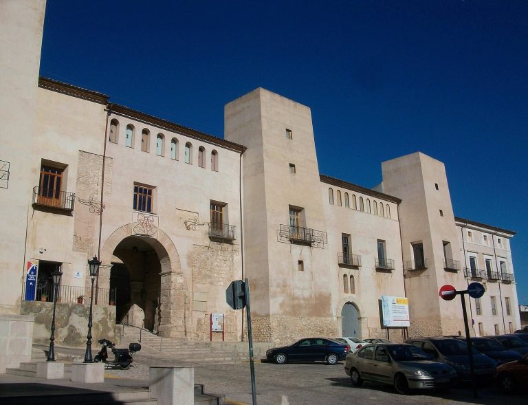 Palau dels Milà i Aragó: The Palace of the Marquises of Albaida
