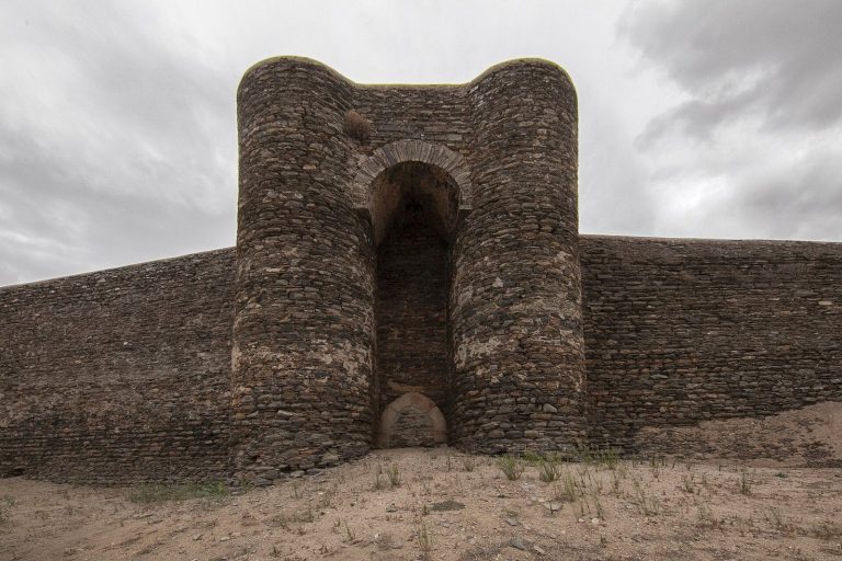Veiros Castle (Castelo de Veiros): A Medieval Fortress in Portugal