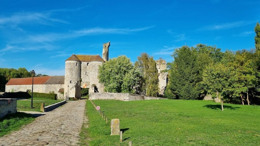 Montépilloy Castle: A Ruined Gothic Feudal Fortress in France 1 Château de Montépilloy