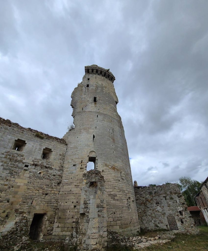 Montépilloy Castle: A Ruined Gothic Feudal Fortress in France 3 Château de Montépilloy
