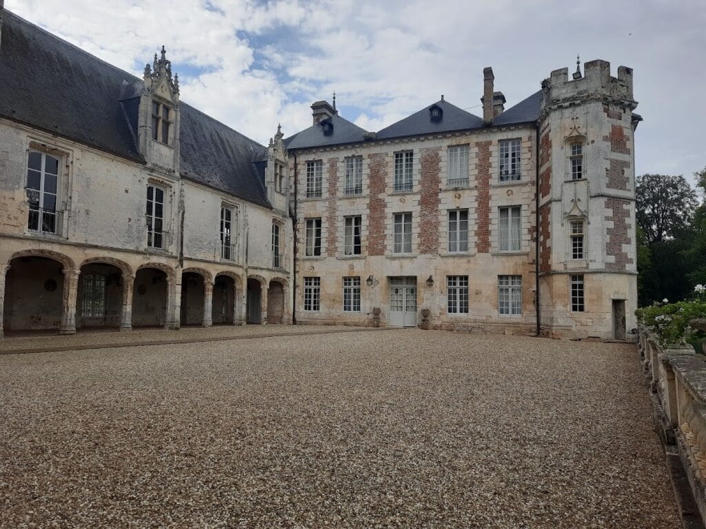 Château d’Ô: A Water Castle in France 2 Château d'O
