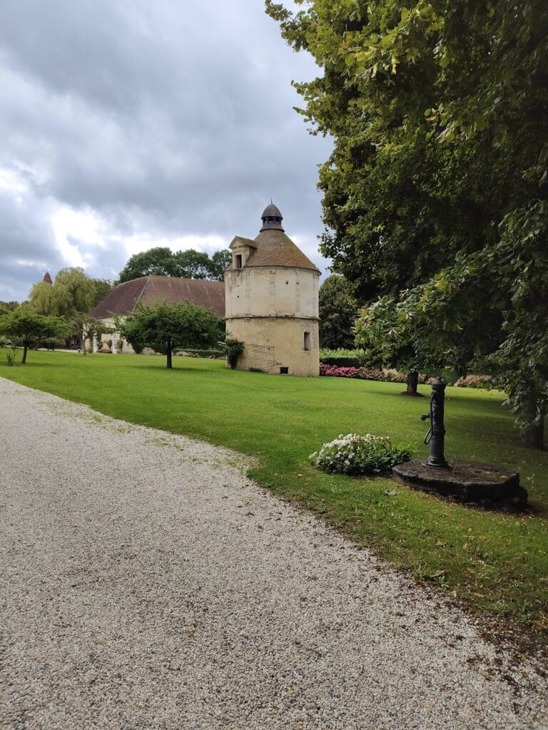 Château d’Ô: A Water Castle in France 4 Château d'O