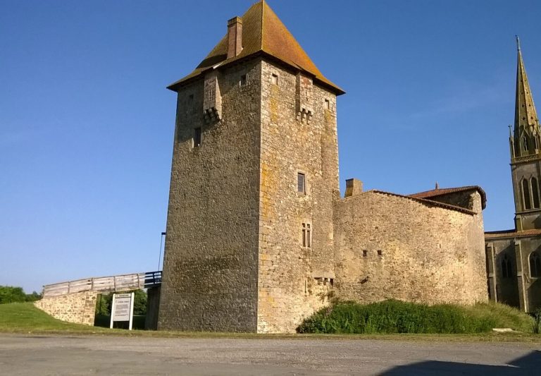 Château d’Ardelay: A Medieval Fortified Castle in Les Herbiers, France