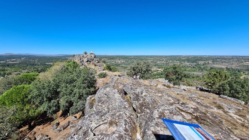 Castelo de Vila do Touro: A Medieval Frontier Fortification in Portugal 3 Castelo de Vila do Touro