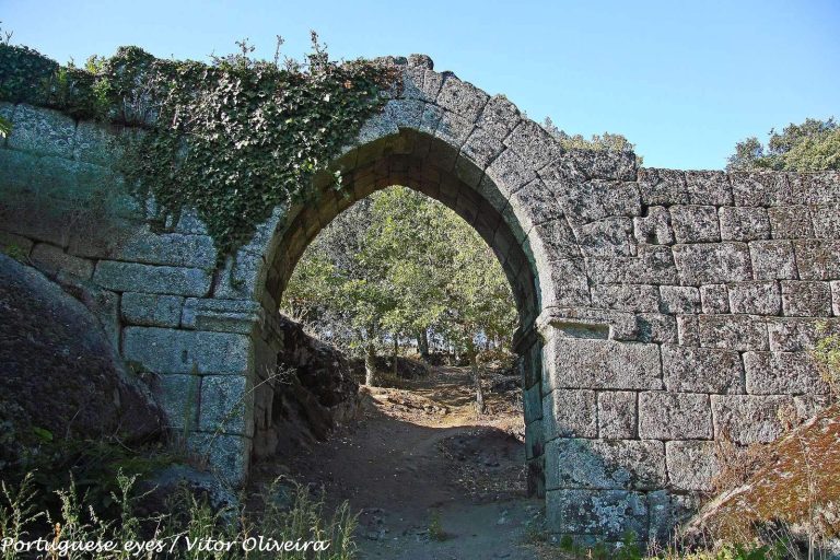 Castelo de Vila do Touro: A Medieval Frontier Fortification in Portugal