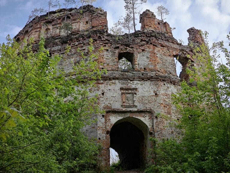 Herburt Castle in Dobromyl: A Renaissance Fortress in Ukraine