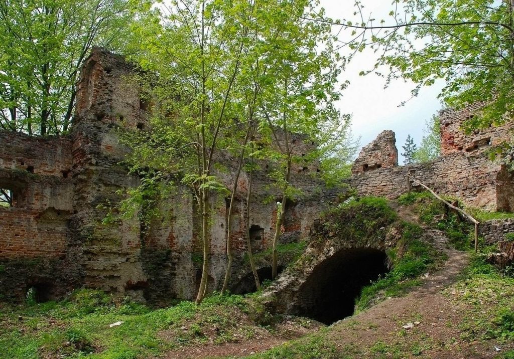 Herburt Castle in Dobromyl: A Renaissance Fortress in Ukraine 2 Herburt castle in Dobromyl