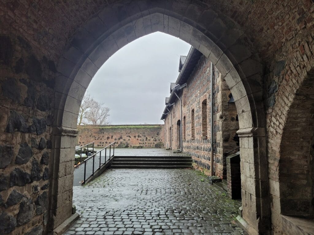 Burg Friedestrom