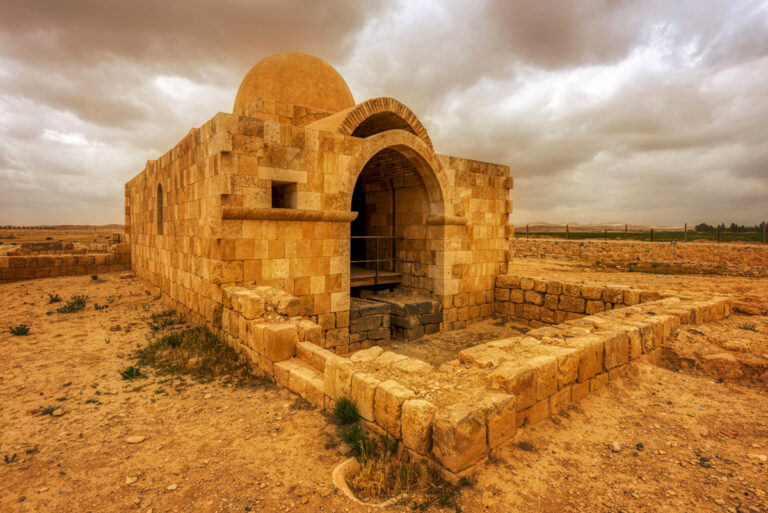 Hammam al-Sarah: An Umayyad Bathhouse Near Qasr al-Hallabat in Jordan