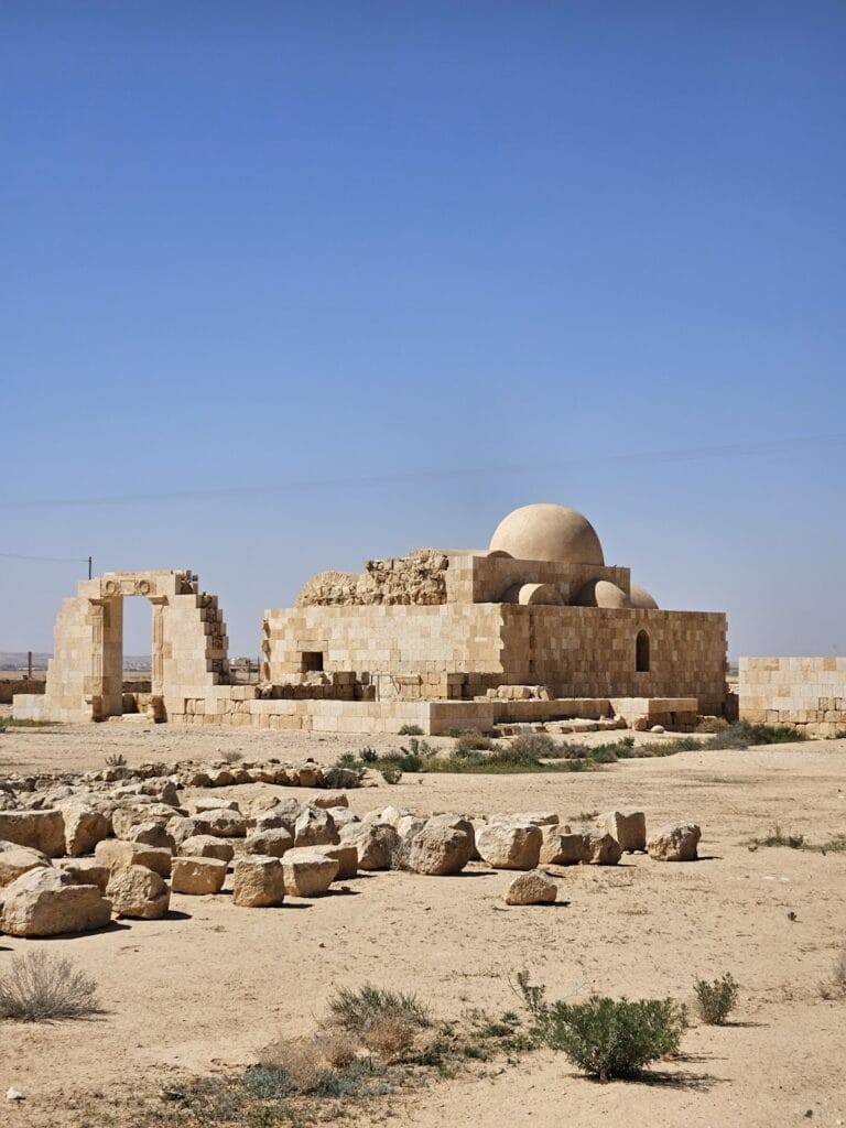 Hammam al-Sarah: An Umayyad Bathhouse in Jordan 2 Hammam al-Sarah