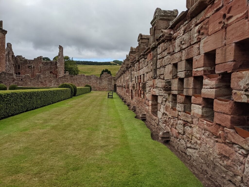 Edzell Castle: A Historic Scottish Noble Residence and Renaissance Garden 9 Edzell Castle
