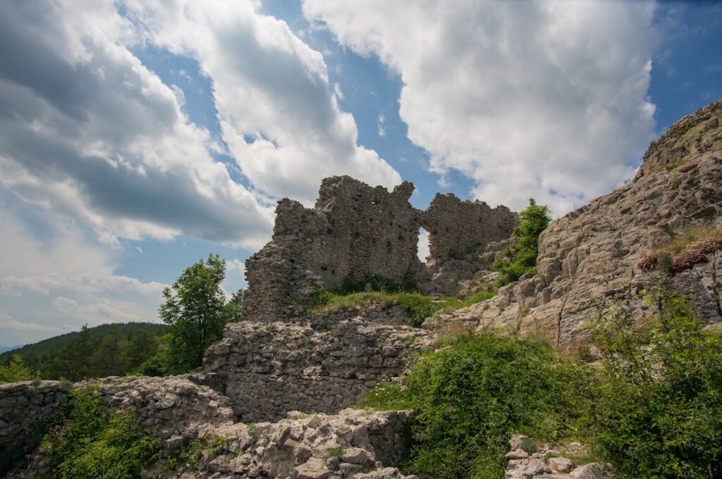 Ustra Fortress