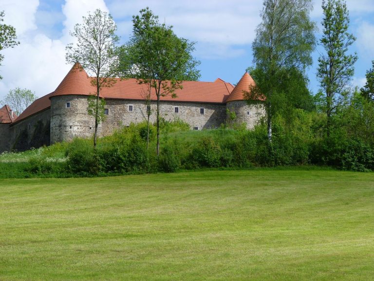 Burg Piberstein: A Medieval Rock Castle in Austria