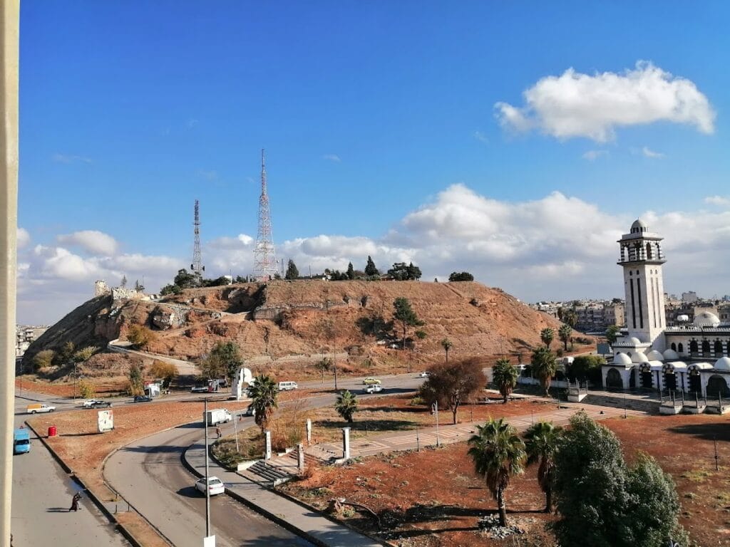 Citadel of Homs: A Syrian Fortress on an Ancient Tell 3 Citadel of Homs