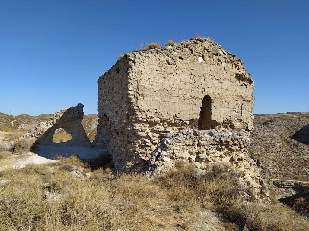 Miranda Castle: A Medieval Fortress near Zaragoza, Spain 2 Miranda Castle