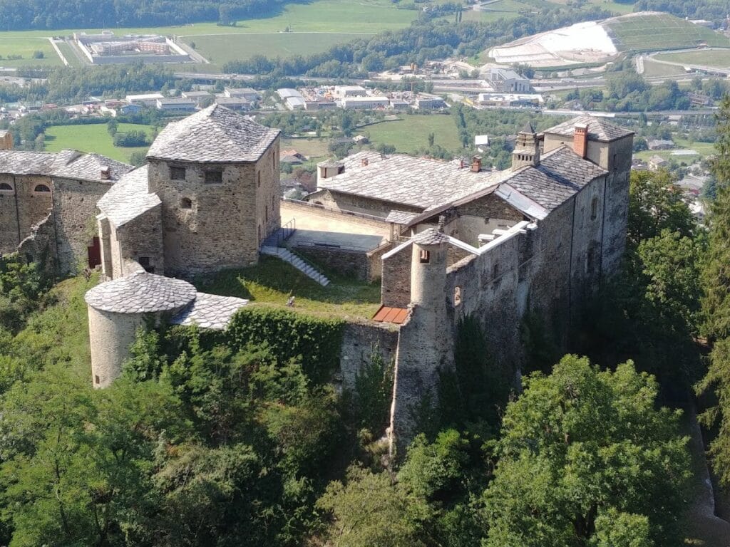 Quart Castle: A Medieval Fortress in Italy 2 Quart Castle