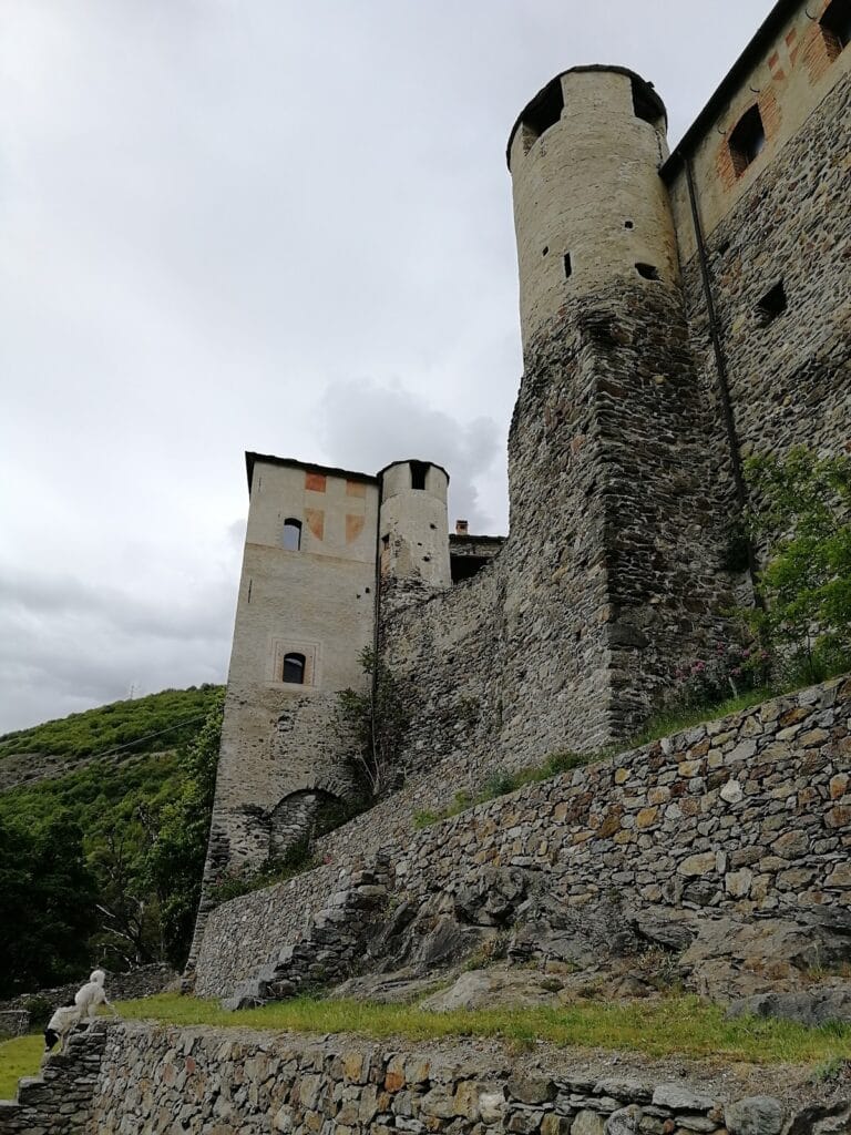 Quart Castle: A Medieval Fortress in Italy 3 Quart Castle