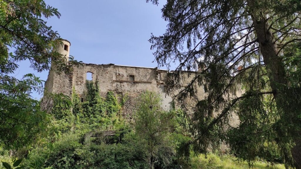 Quart Castle: A Medieval Fortress in Italy 5 Quart Castle
