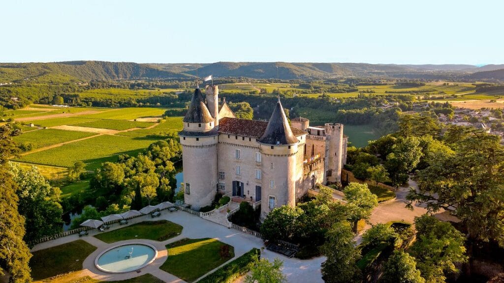 Château de Mercuès: A Medieval Fortified Castle and Wine Estate in France 1 Château de Mercuès