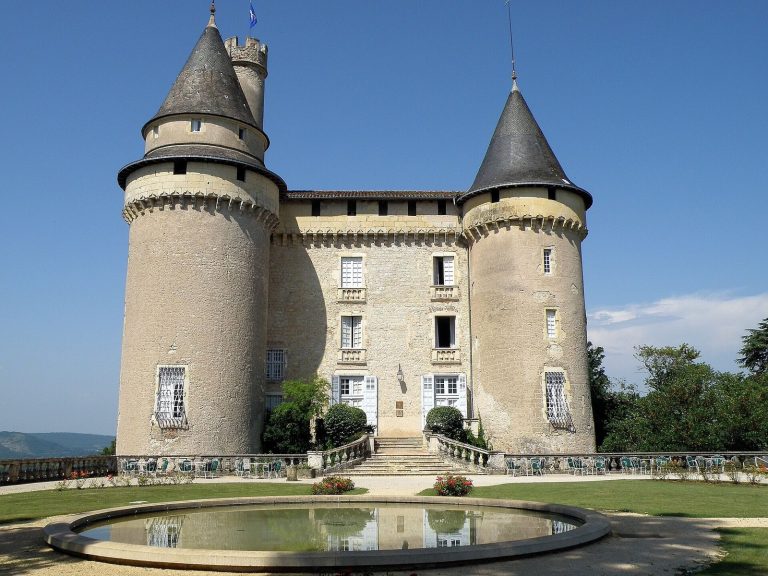 Château de Mercuès: A Medieval Fortified Castle and Wine Estate in France