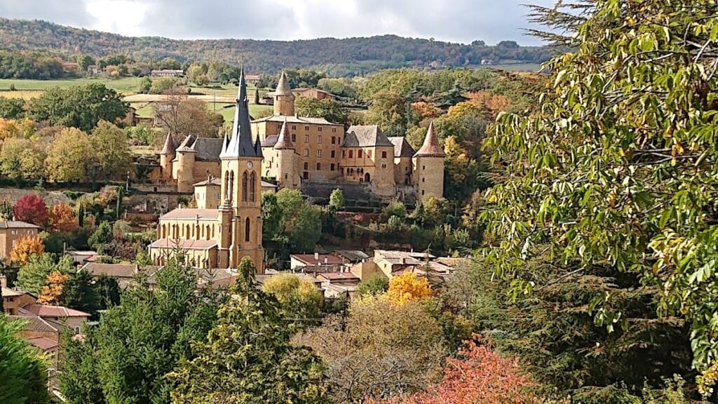 Château de Jarnioux: A Fortified Castle in France 1 Château de Jarnioux