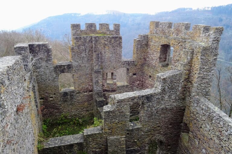 Burgruine Stauf: A Medieval Castle Ruin in Haibach ob der Donau, Austria