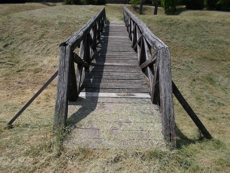Castle Fácános in Fonyód: A Medieval Frontier Fortress in Hungary