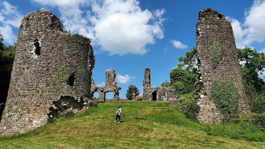 Narberth Castle: An Anglo-Norman Stronghold in Wales 1 Narberth Castle