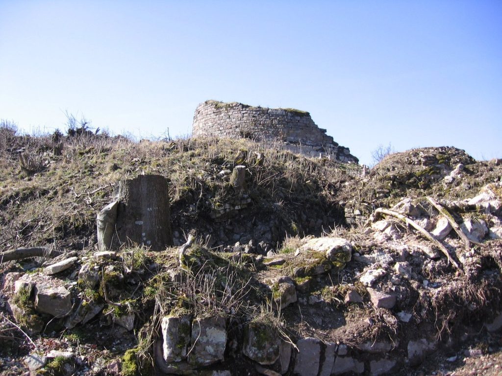 Osterburg (Rhön): A Romanesque Summit Castle Ruin in Germany 1 Osterburg (Rhön)
