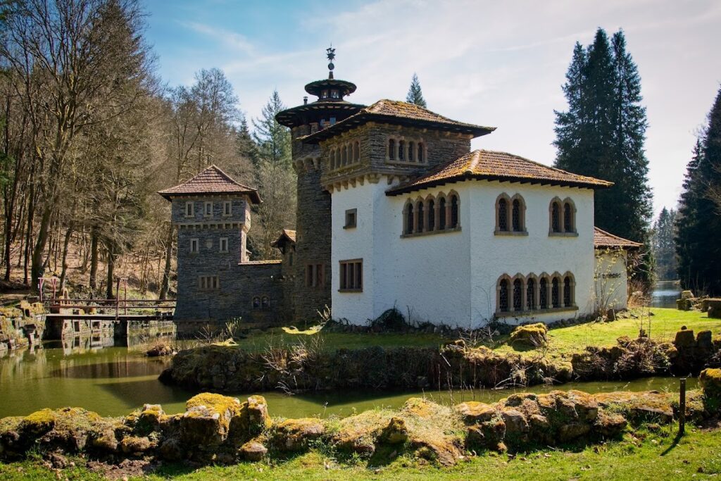 Замок Турельбах: A 20th-Century Castle-Like Estate in Luxembourg 6 Замок Турельбах