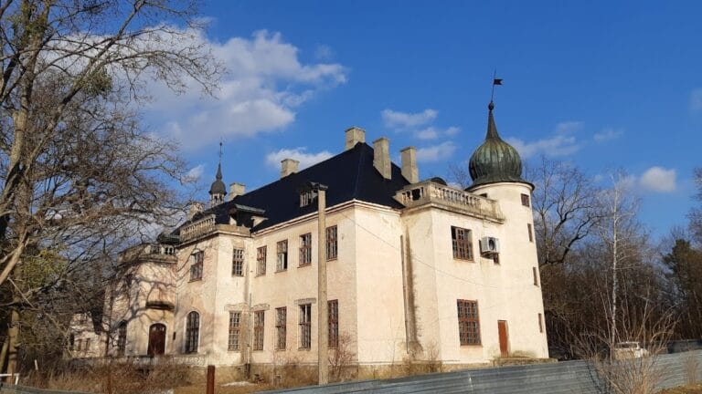 Hunting lodges of Shuvalov: a Danish-style palace complex in Ukraine
